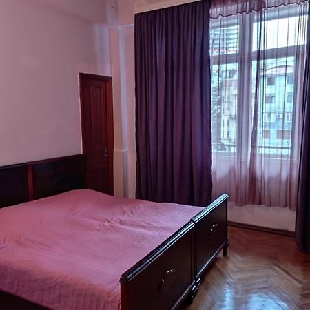 Апартаменты От Зуры Batumi Exteriér fotografie