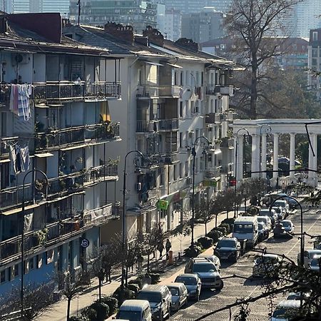 Апартаменты От Зуры Batumi Exteriér fotografie